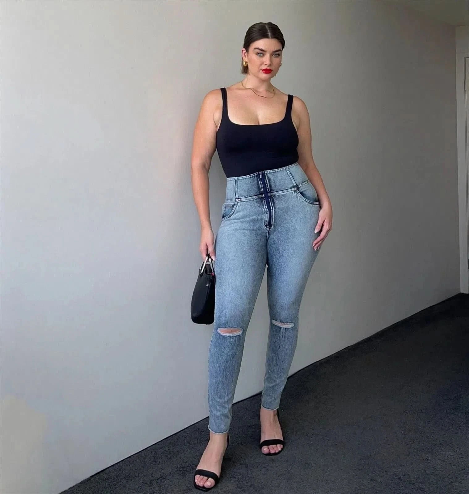 Ripped Jeans Outfit Jeans Curvy Jeans Fashion Styles For Chubby