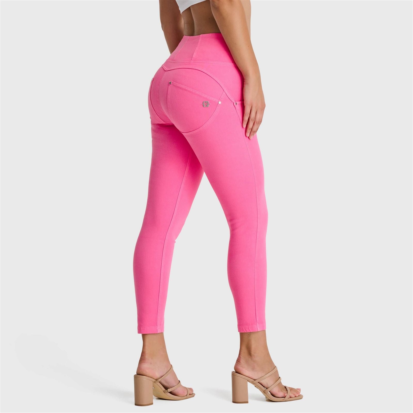 WR.UP® SNUG Jeans - High Waisted - 7/8 Length - Candy Pink 2