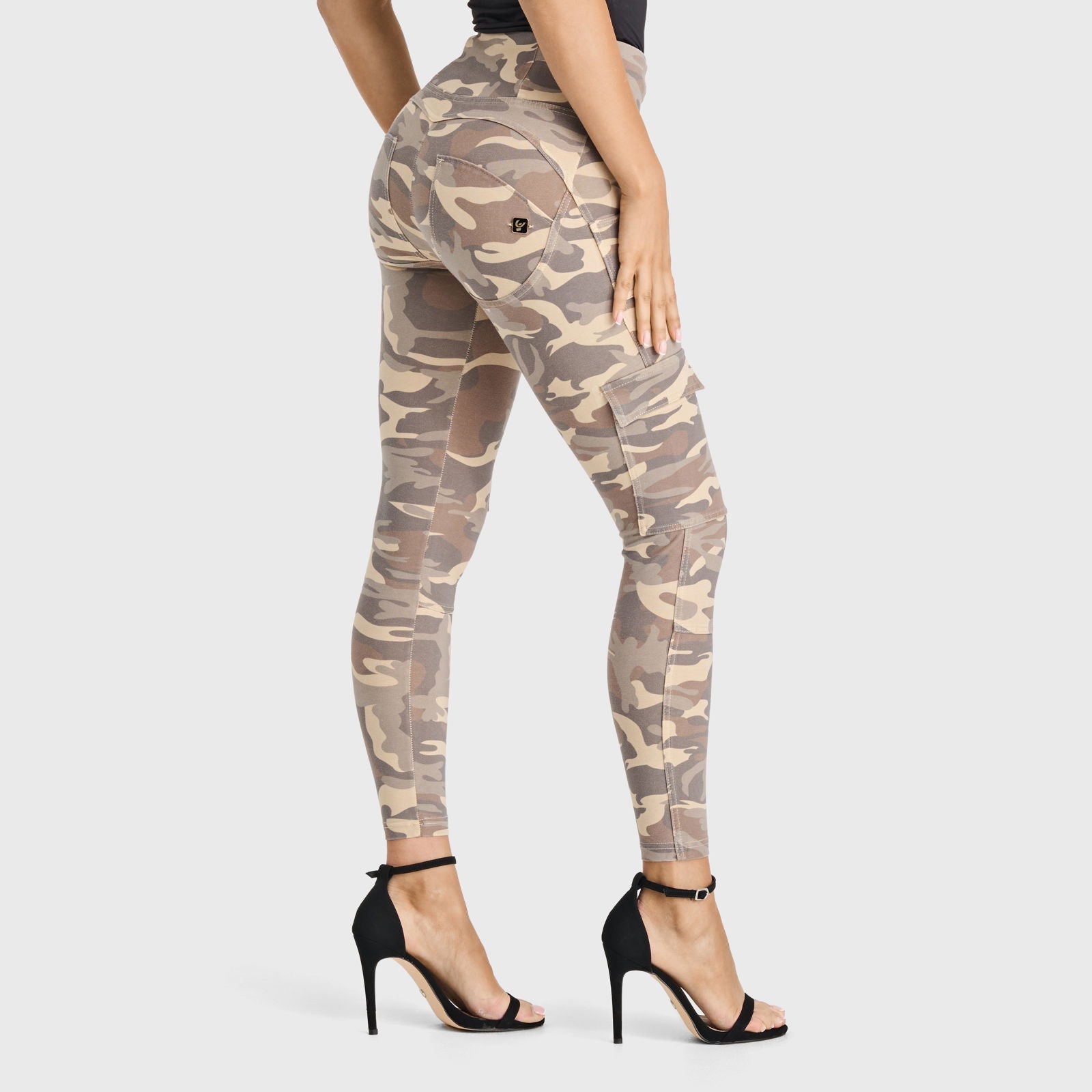 WR.UP® Cargo Fashion - High Waisted - 7/8 Length - Sand Camo - Freddy UK