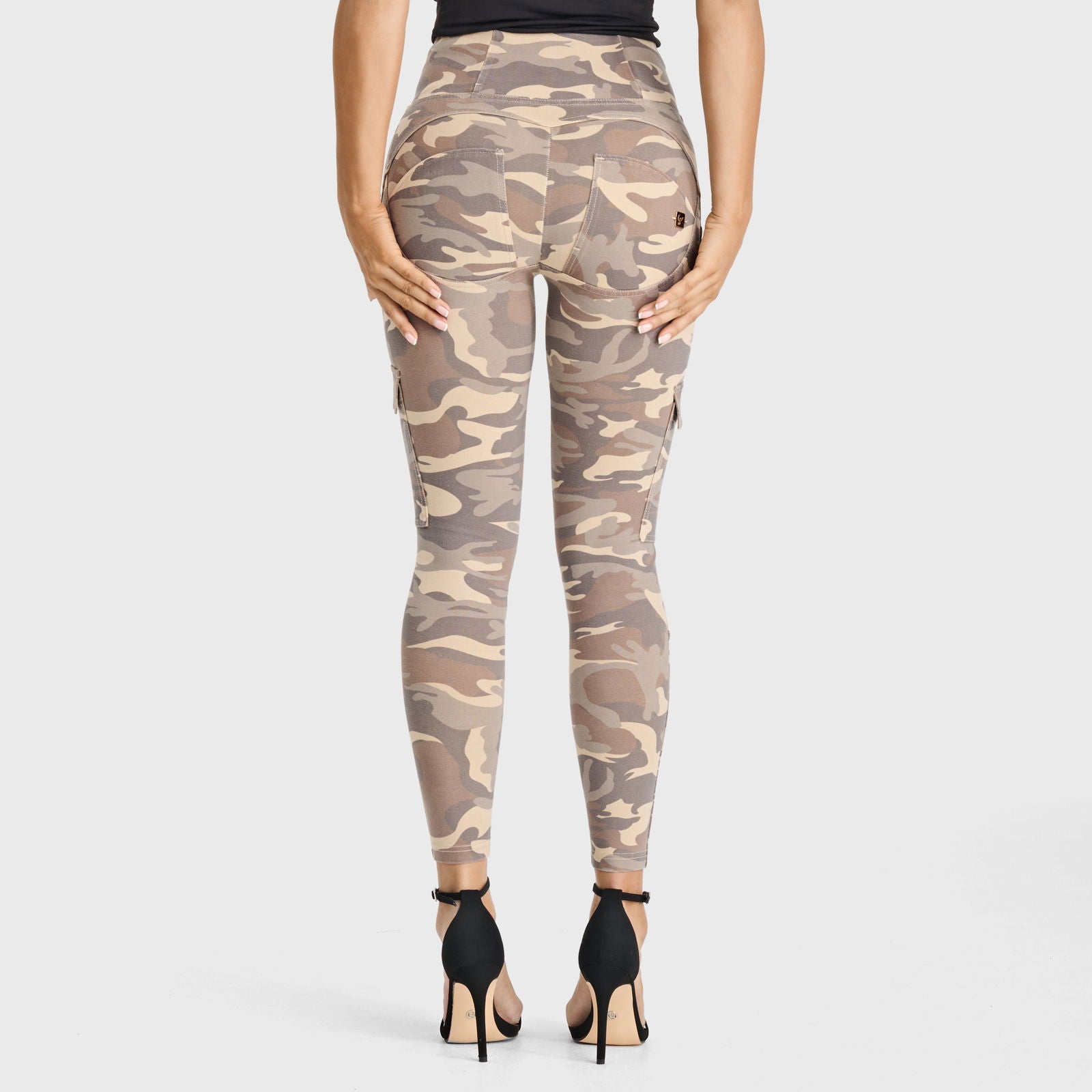 WR.UP® Cargo Fashion - High Waisted - 7/8 Length - Sand Camo - Freddy UK