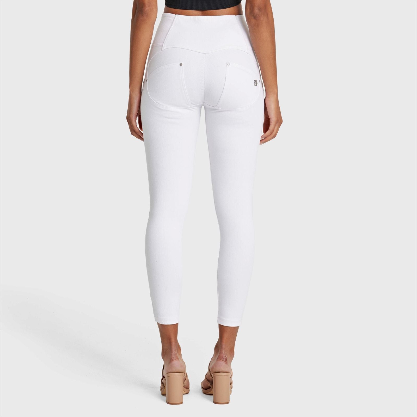WR.UP® SNUG Distressed Jeans - High Waisted - 7/8 Length - White 3