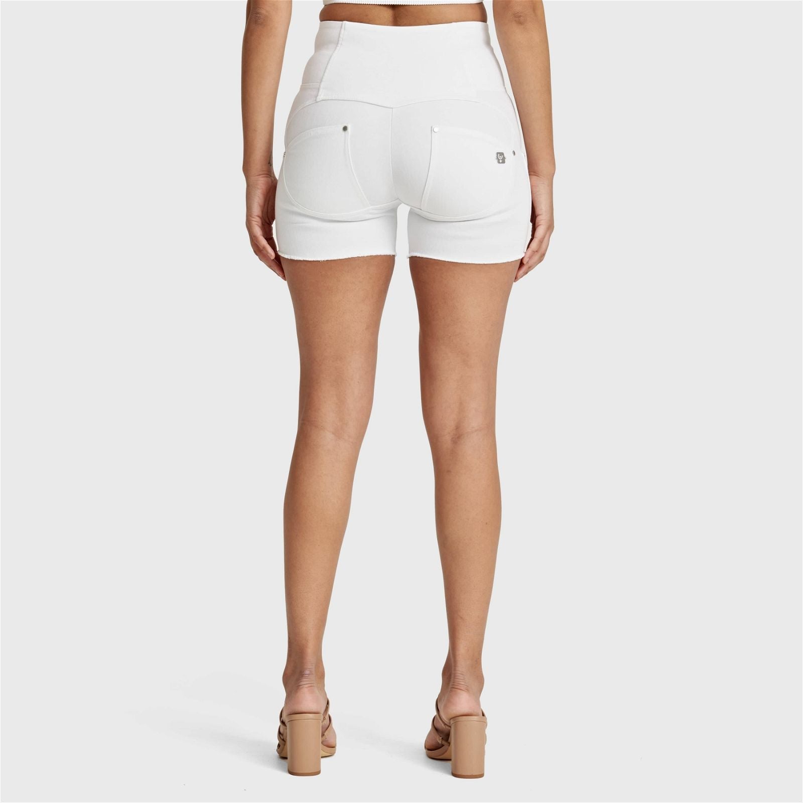 WR.UP® SNUG Jeans - 3 Button High Waisted - Shorts - White 3