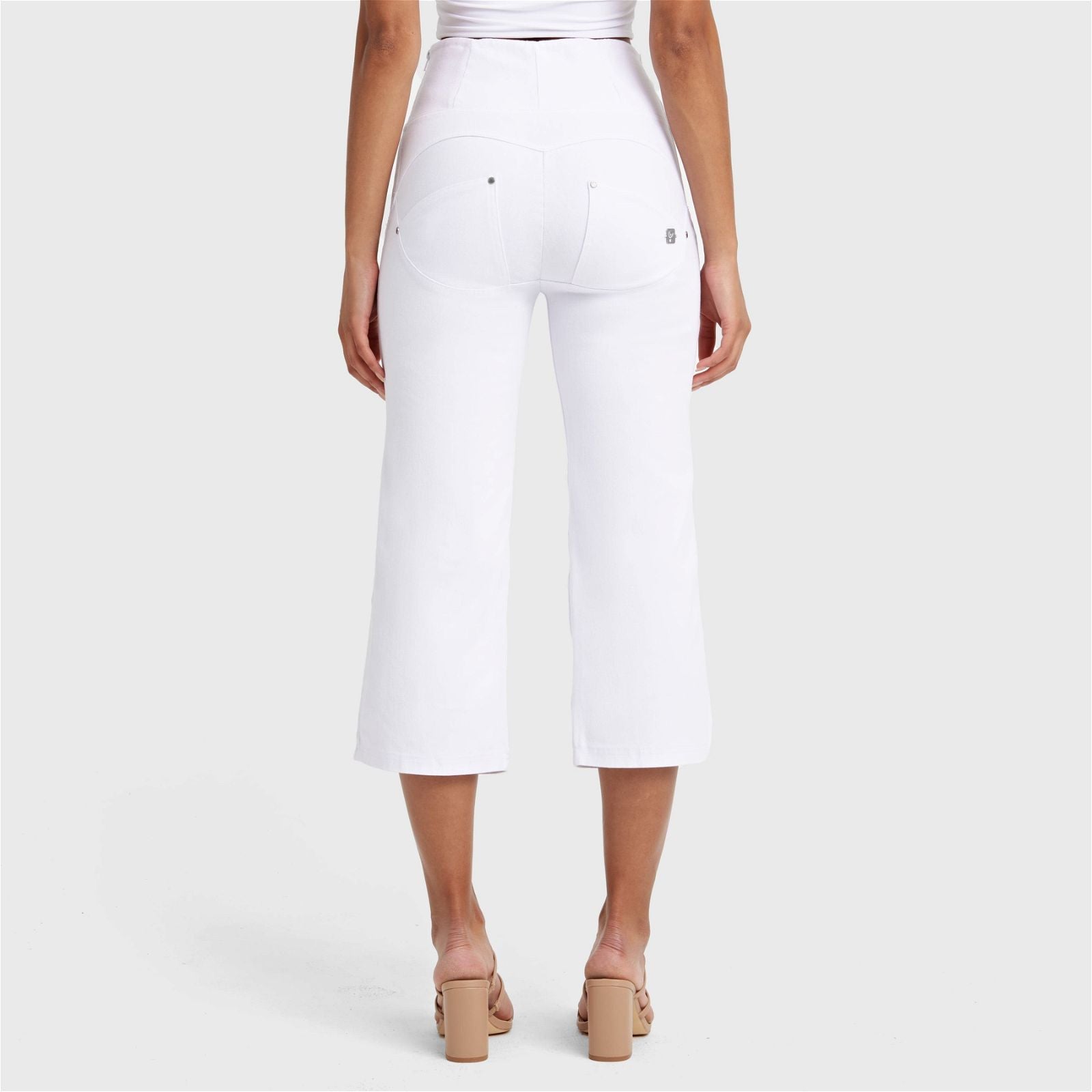 WR.UP® SNUG Jeans - High Waisted - Flare - White 3