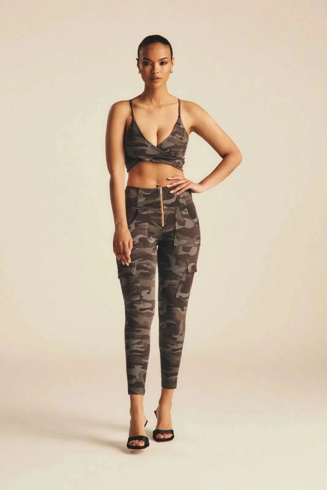 WRUP Cargo Fashion - High Waisted - 7/8 Length - Grey Camo 1