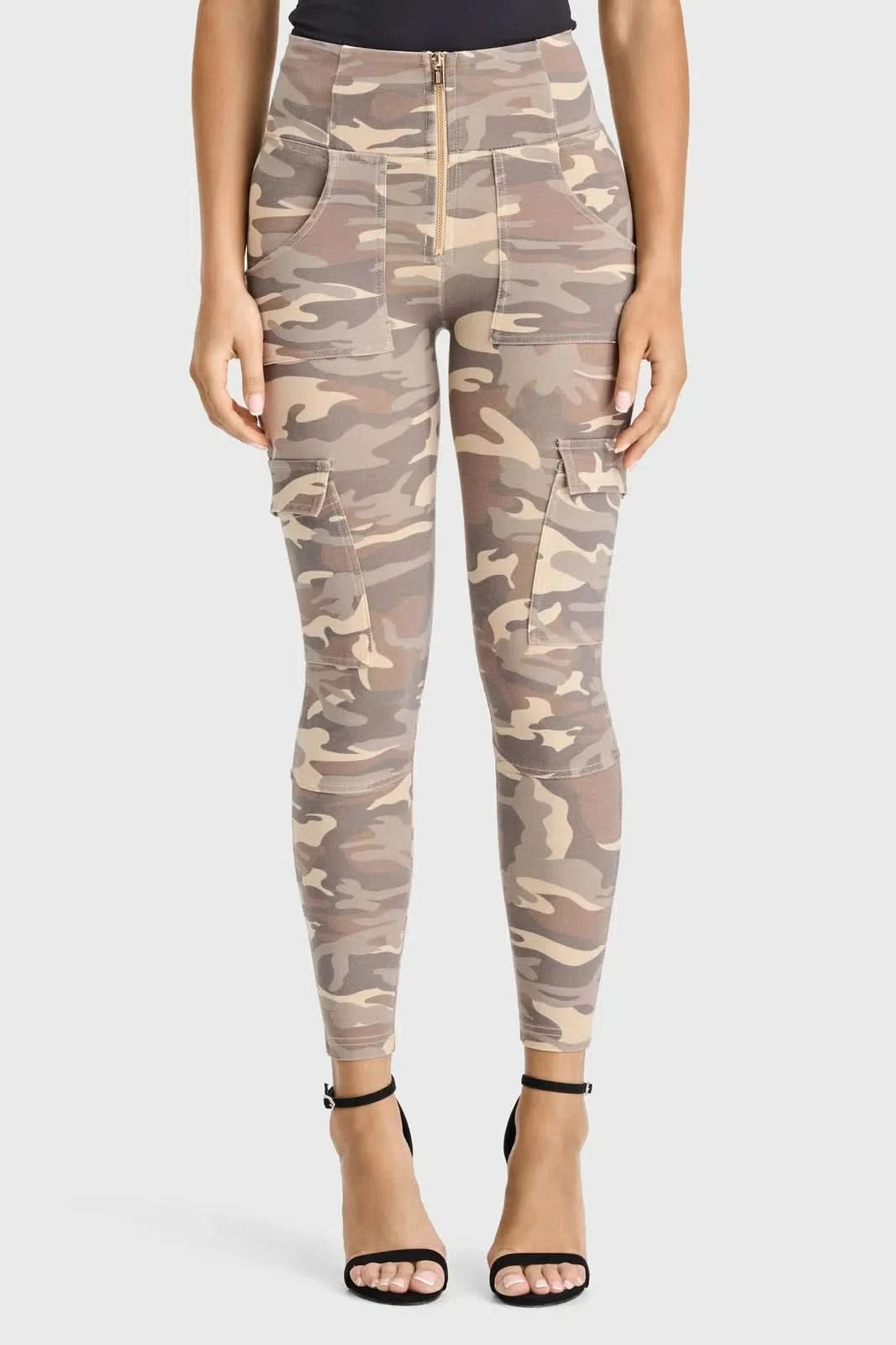 WR.UP® Cargo Fashion - High Waisted - 7/8 Length - Sand Camo 2