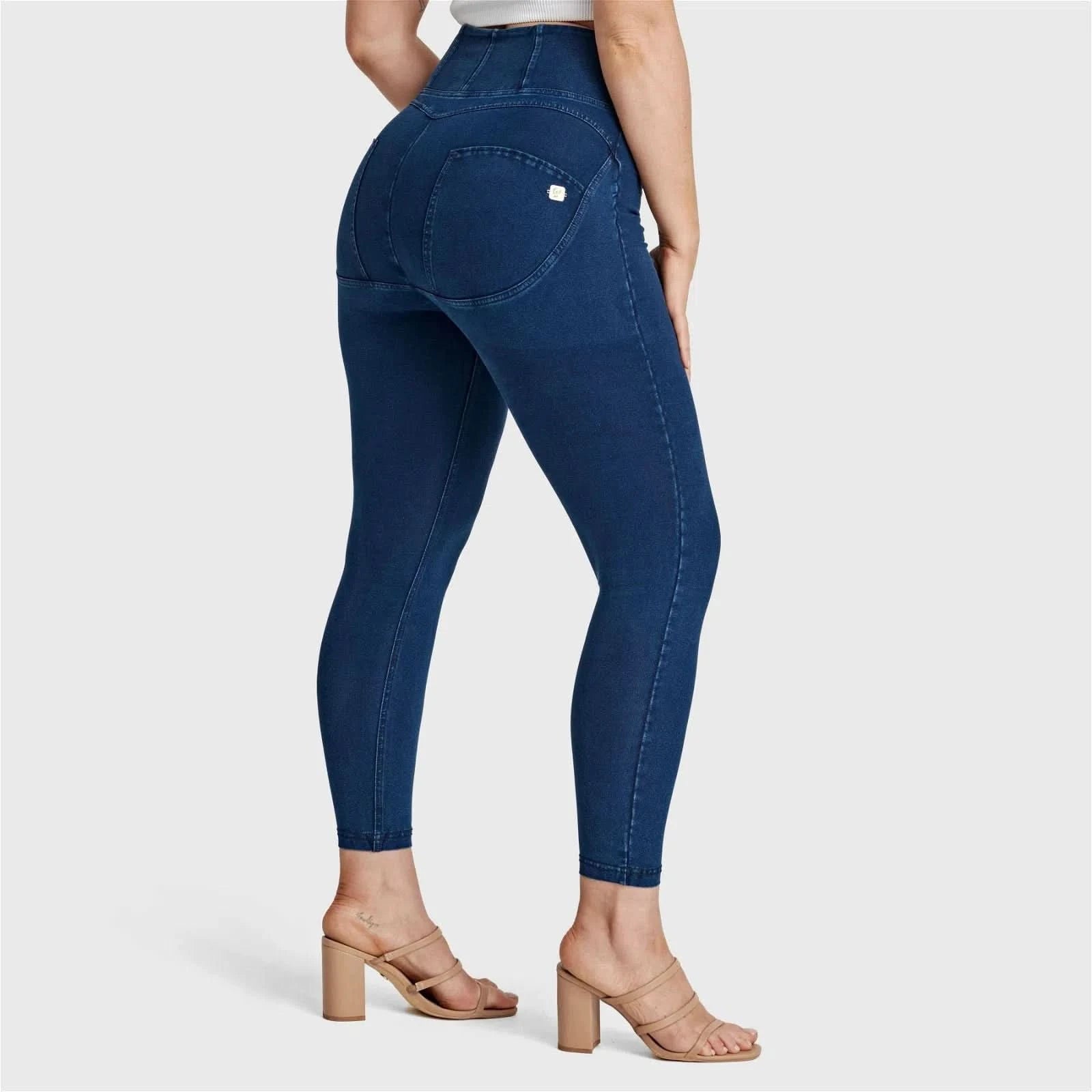 WR.UP® Curvy Denim - Zip High Waisted - 7/8 Length - Dark Blue + Blue Stitching 1