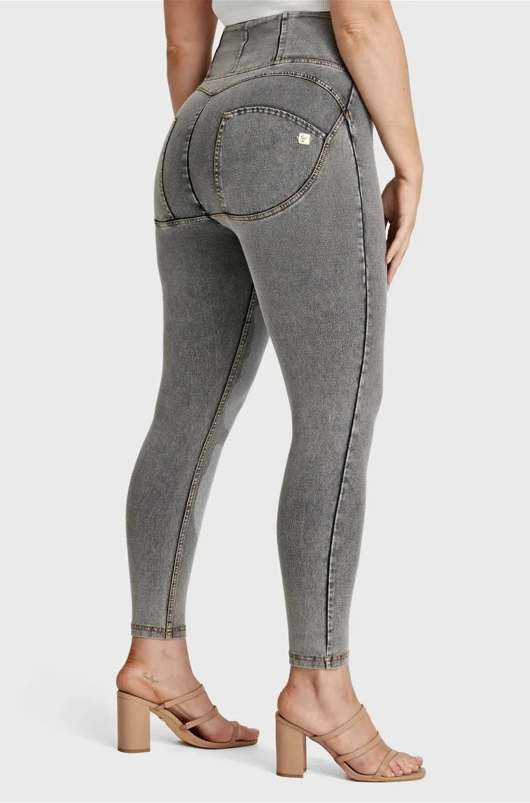 WR.UP® Curvy Denim - Zip High Waisted - 7/8 Length - Grey + Yellow Stitching