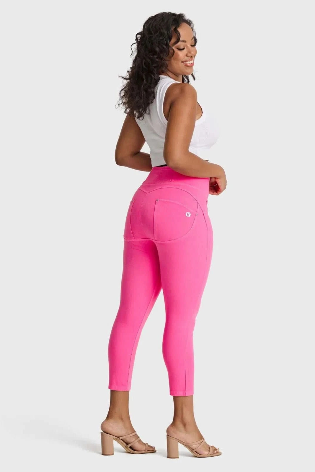 WR.UP® SNUG Curvy Jeans - High Waisted - 7/8 Length - Candy Pink 3