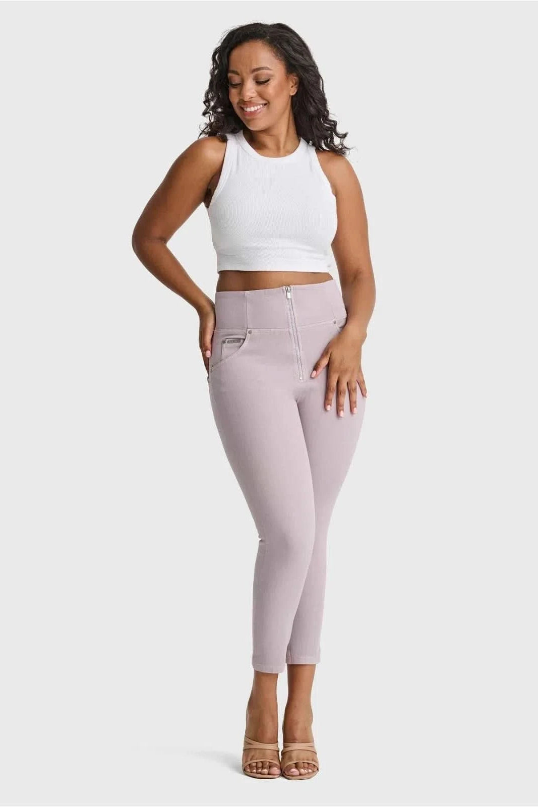 WR.UP® SNUG Curvy Jeans - High Waisted - 7/8 Length - Light Grey 2