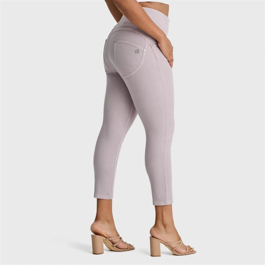 WRUP SNUG Curvy Jeans - High Waisted - 7/8 Length - Light Grey