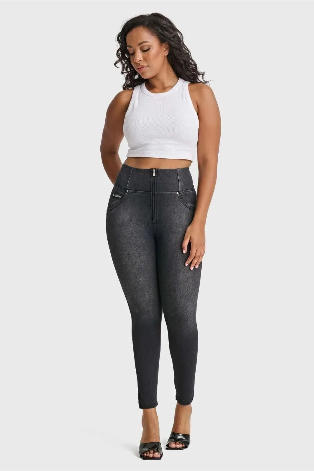 WR.UP® SNUG Curvy Jeans - High Waisted - Full Length - Black + Black Stitching 3