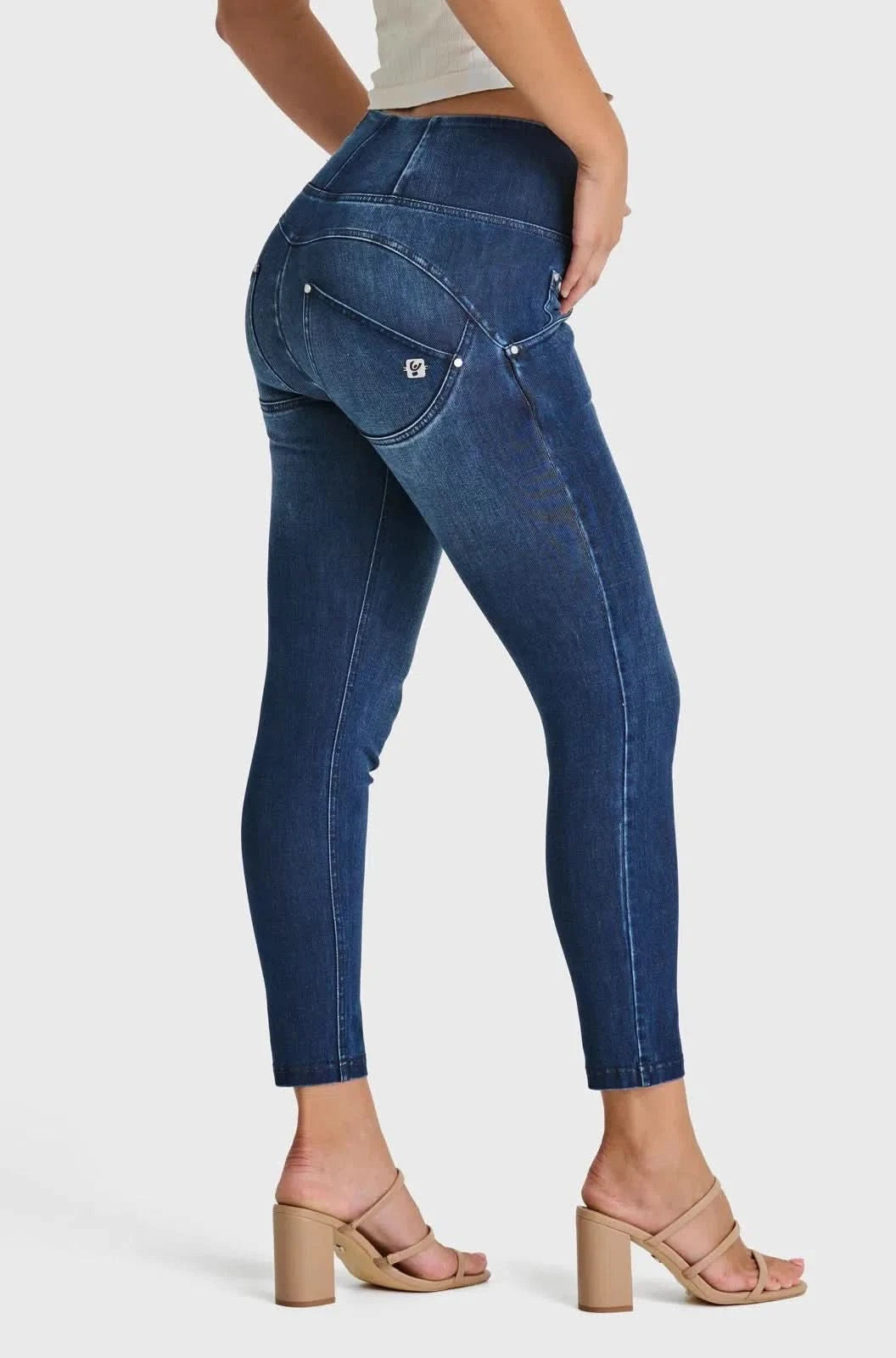 WR.UP® SNUG Jeans - High Waisted - 7/8 Length - Dark Blue + Blue Stitching