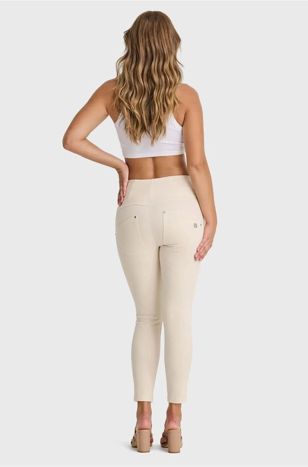 WR.UP® SNUG Jeans - High Waisted - 7/8 Length - Ivory