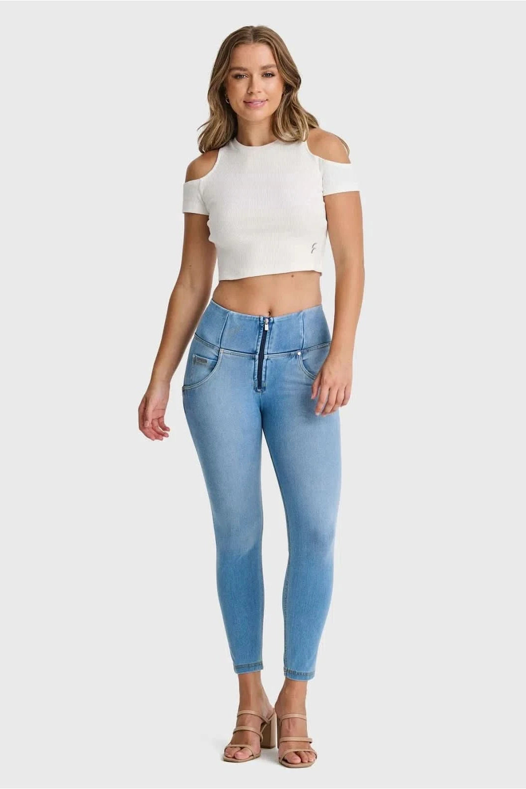 WR.UP® SNUG Jeans - High Waisted - 7/8 Length - Light Blue + Yellow Stitching 3