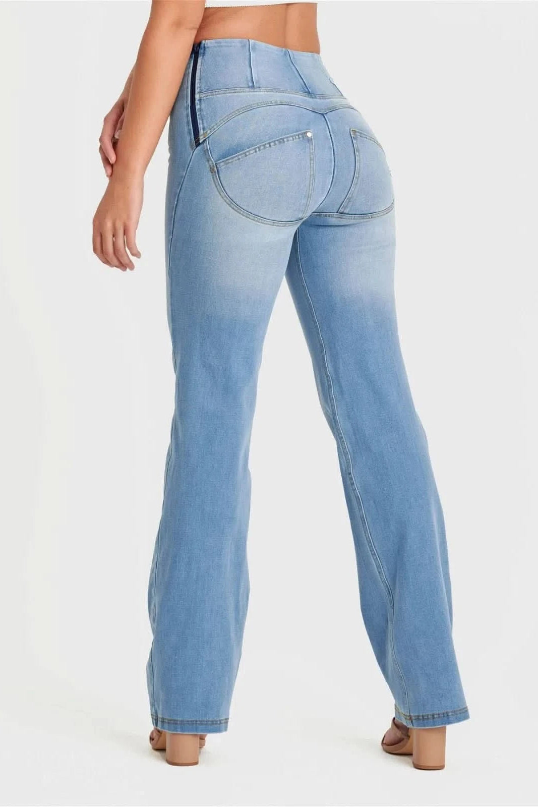 WR.UP® SNUG Jeans - High Waisted - Flare - Light Blue + Yellow Stitching 3