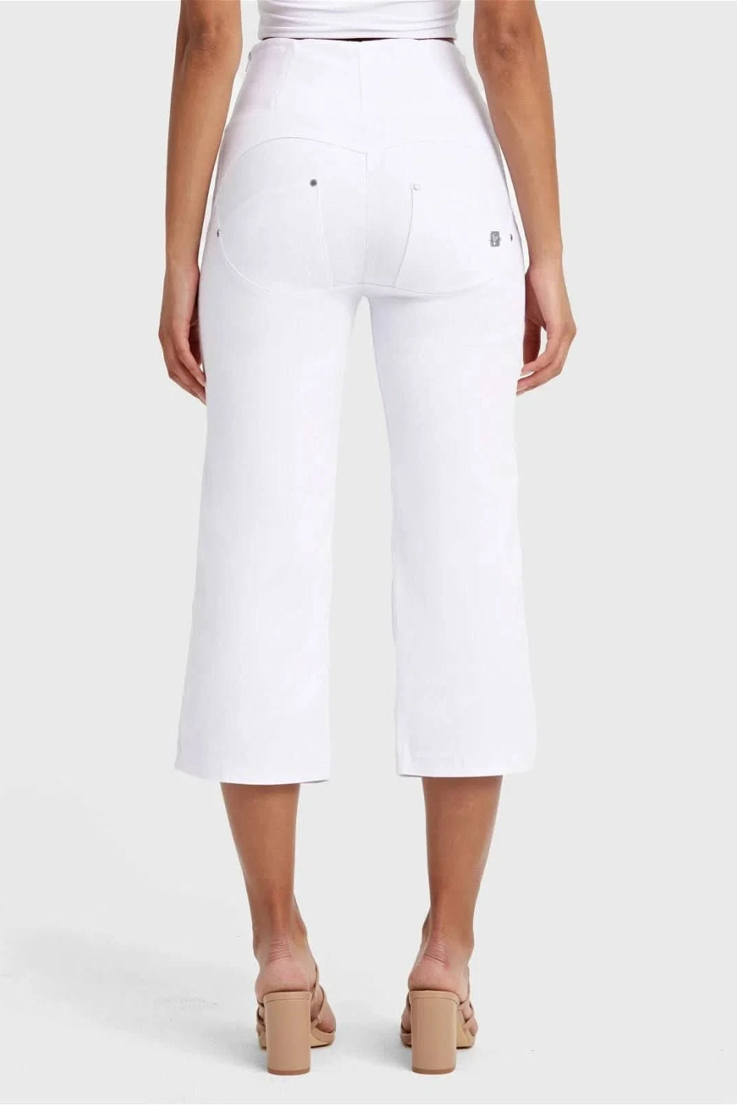 WR.UP® SNUG Jeans - High Waisted - Flare - White 3