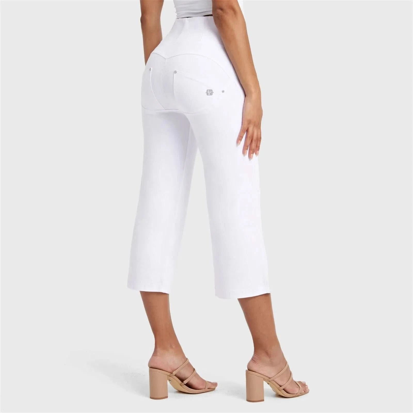 WR.UP® SNUG Jeans - High Waisted - Flare - White 1