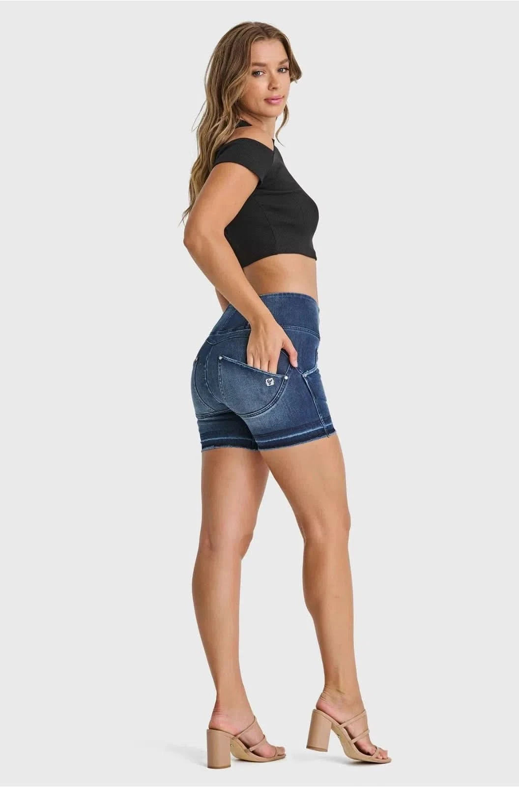 WR.UP® SNUG Jeans - High Waisted - Shorts - Dark Blue + Blue Stitching