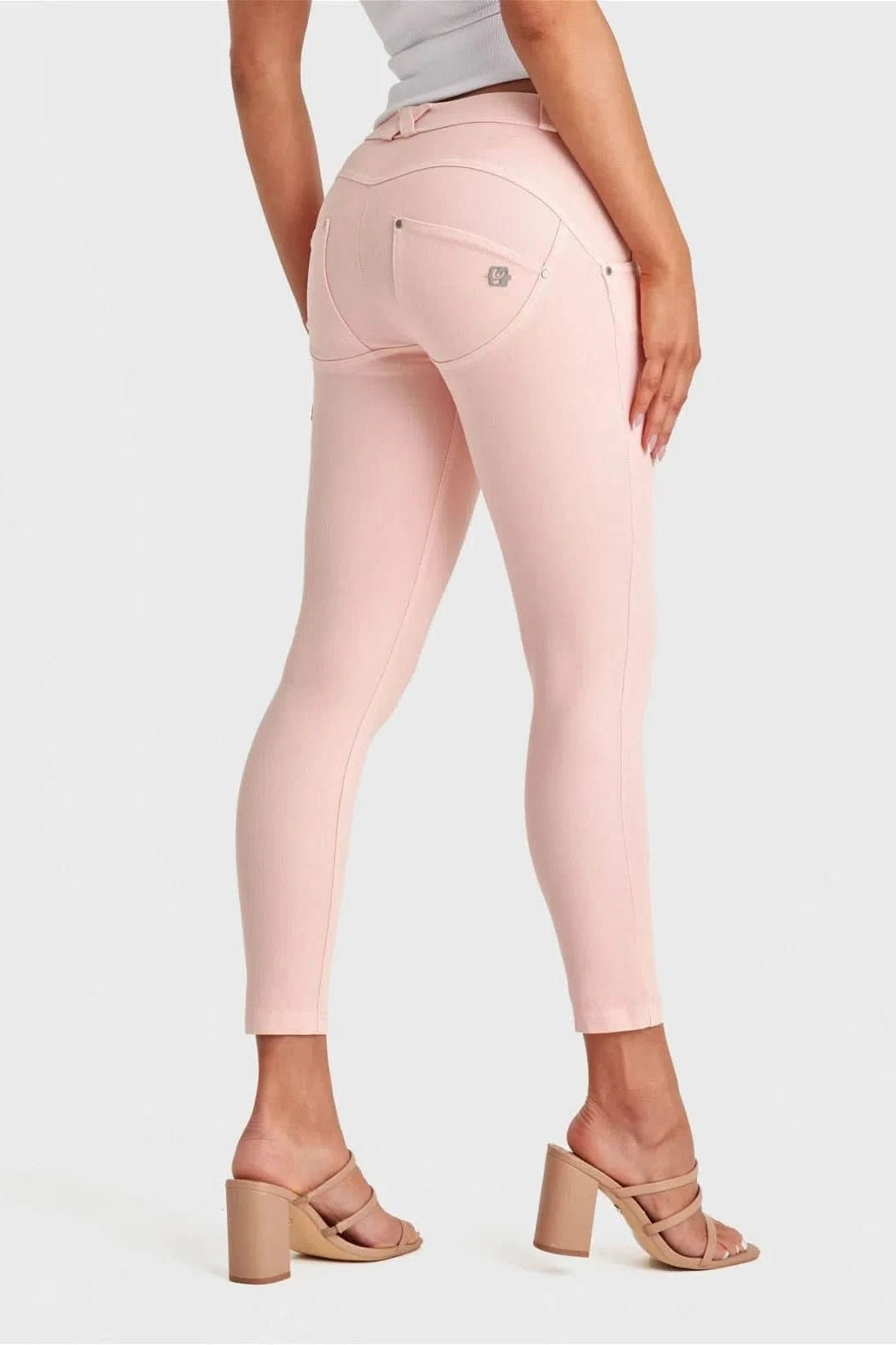 WR.UP® SNUG Jeans - Mid Rise - 7/8 Length - Peach 3