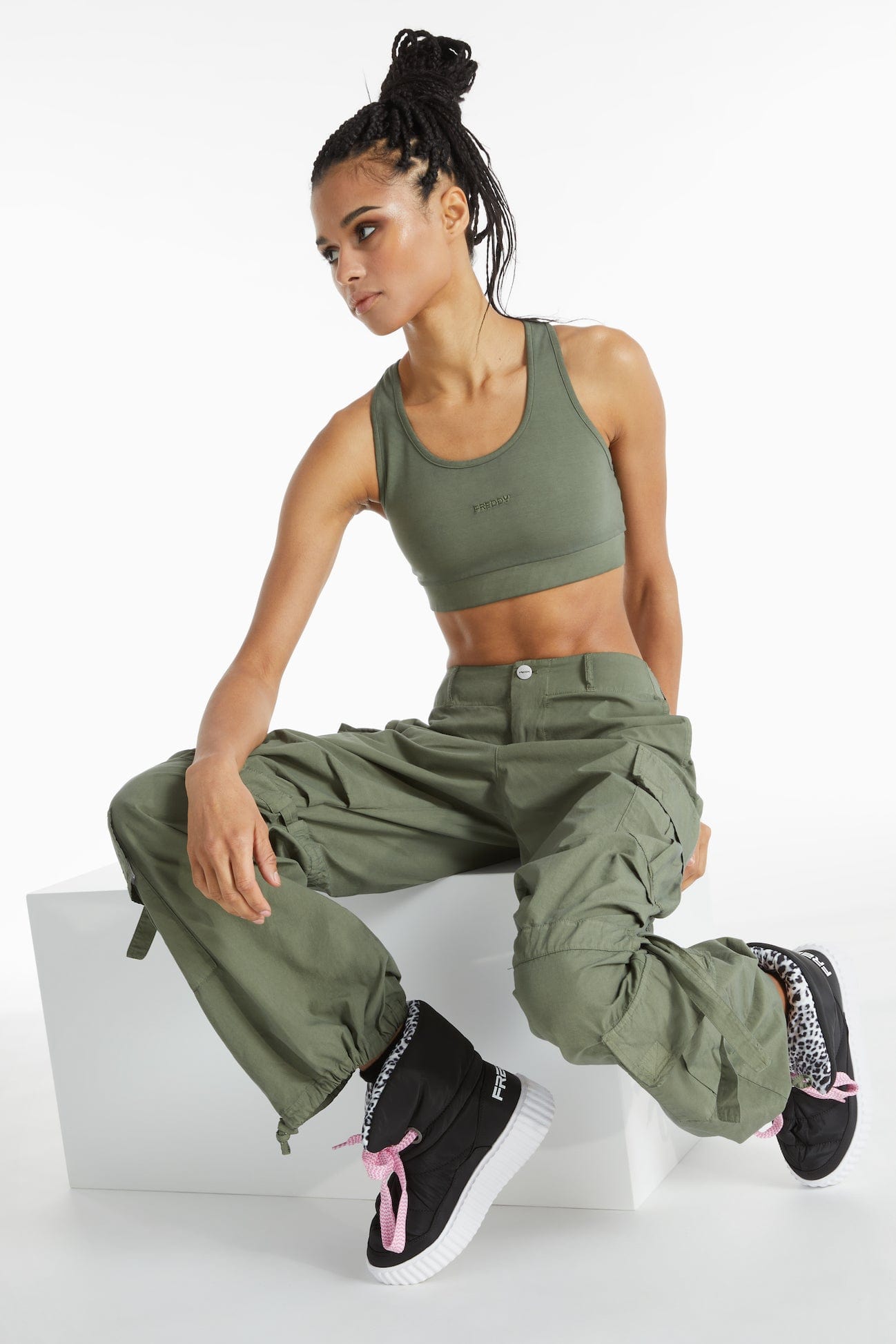 Cargo Trousers - High Waisted - Full Length - Military Green 5