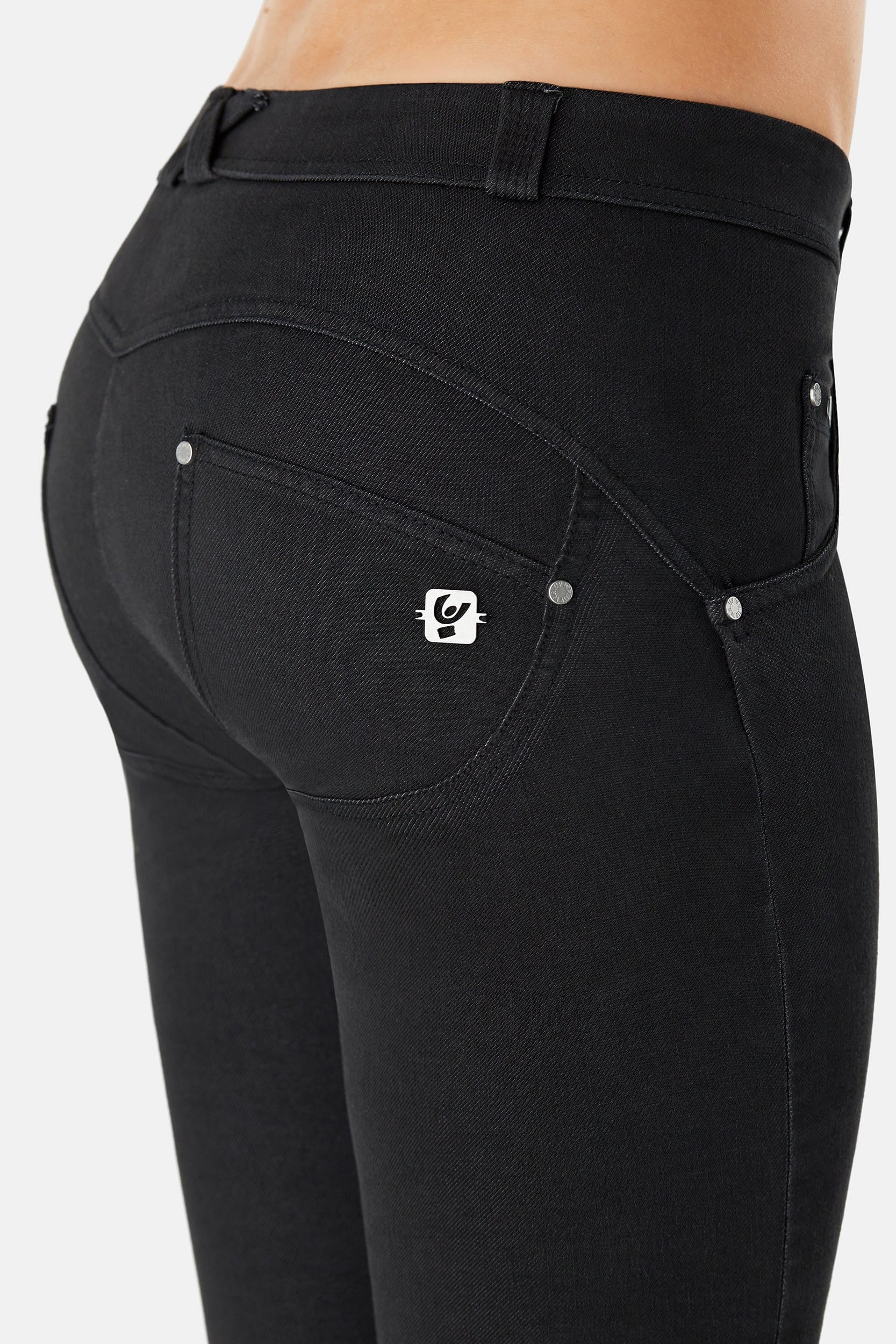 WR.UP® Snug Jeans - Mid Rise - Full Length - Black 3