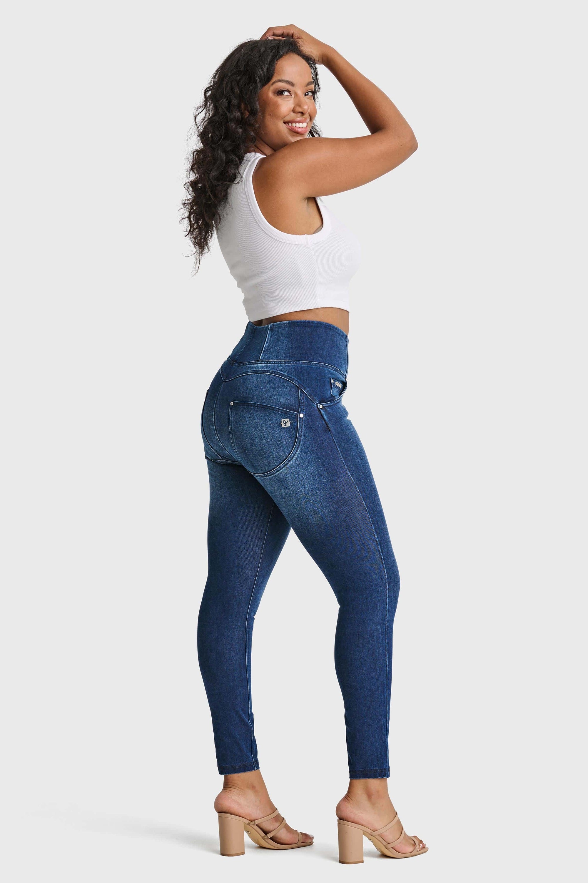 WR.UP® Snug Curvy Jeans - High Waisted - Full Length - Dark Blue + Blue Stitching 3