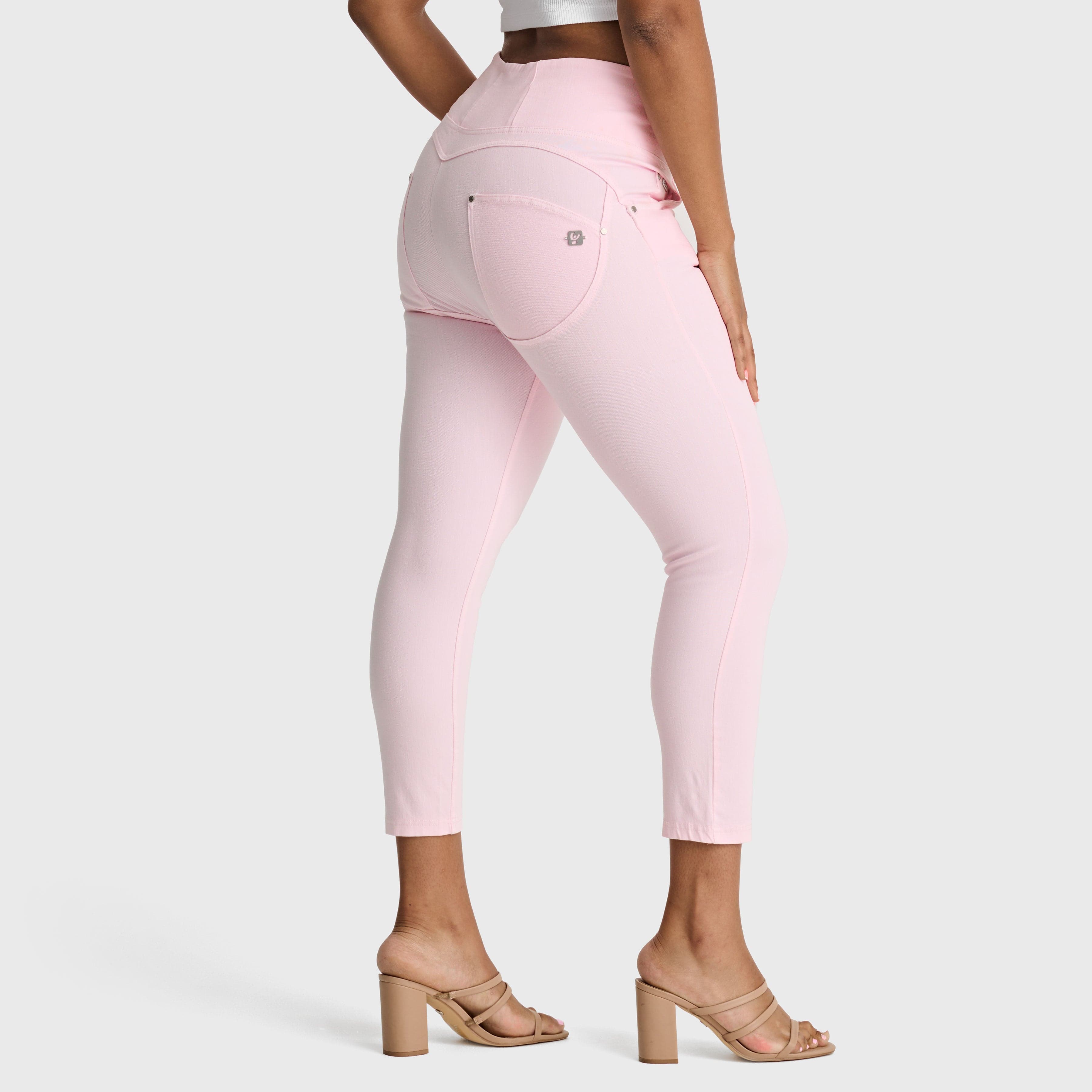 WR.UP® Snug Curvy Jeans - High Waisted - 7/8 Length - Baby Pink 1