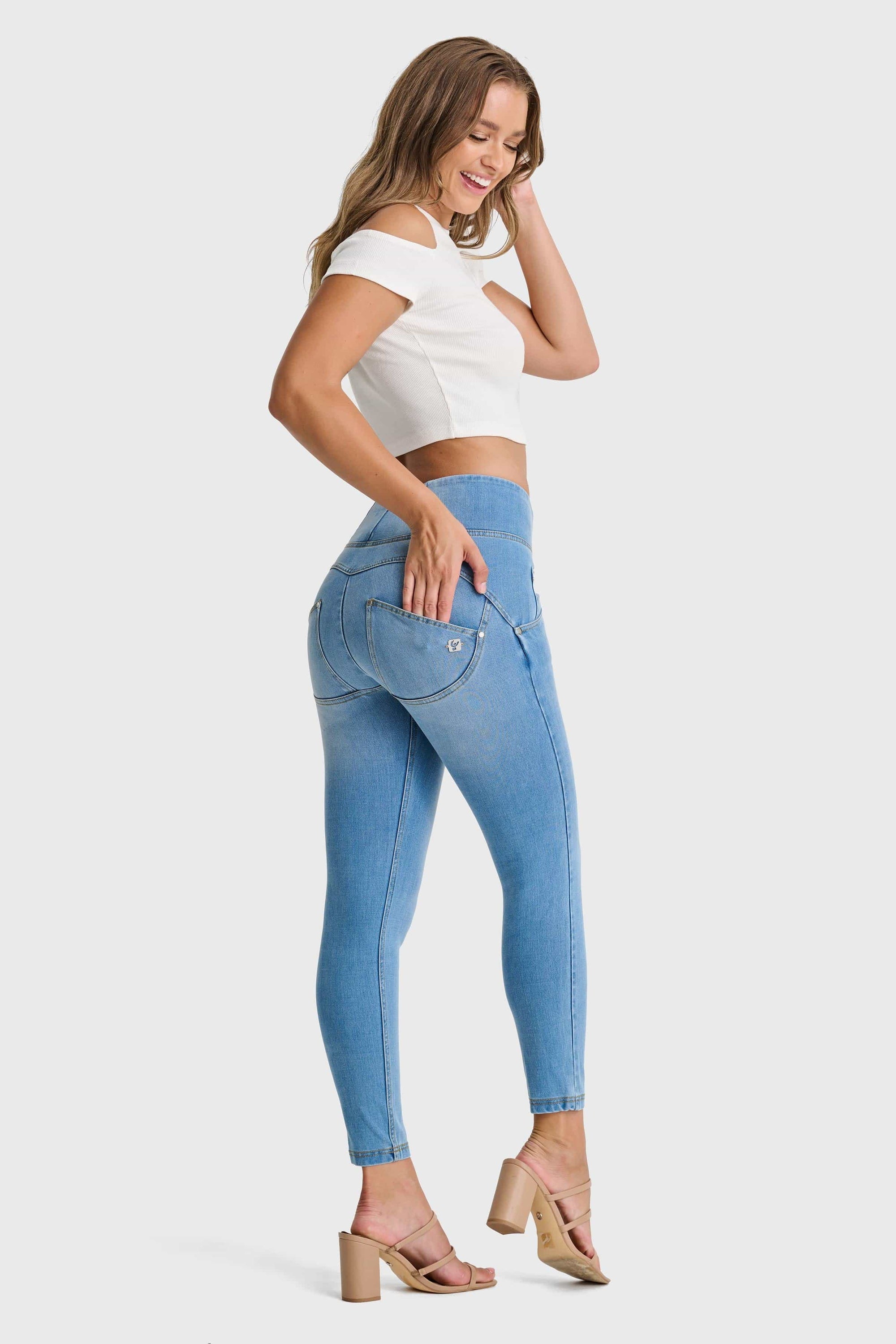 WR.UP® Snug Jeans - High Waisted - 7/8 Length - Light Blue + Yellow Stitching 5